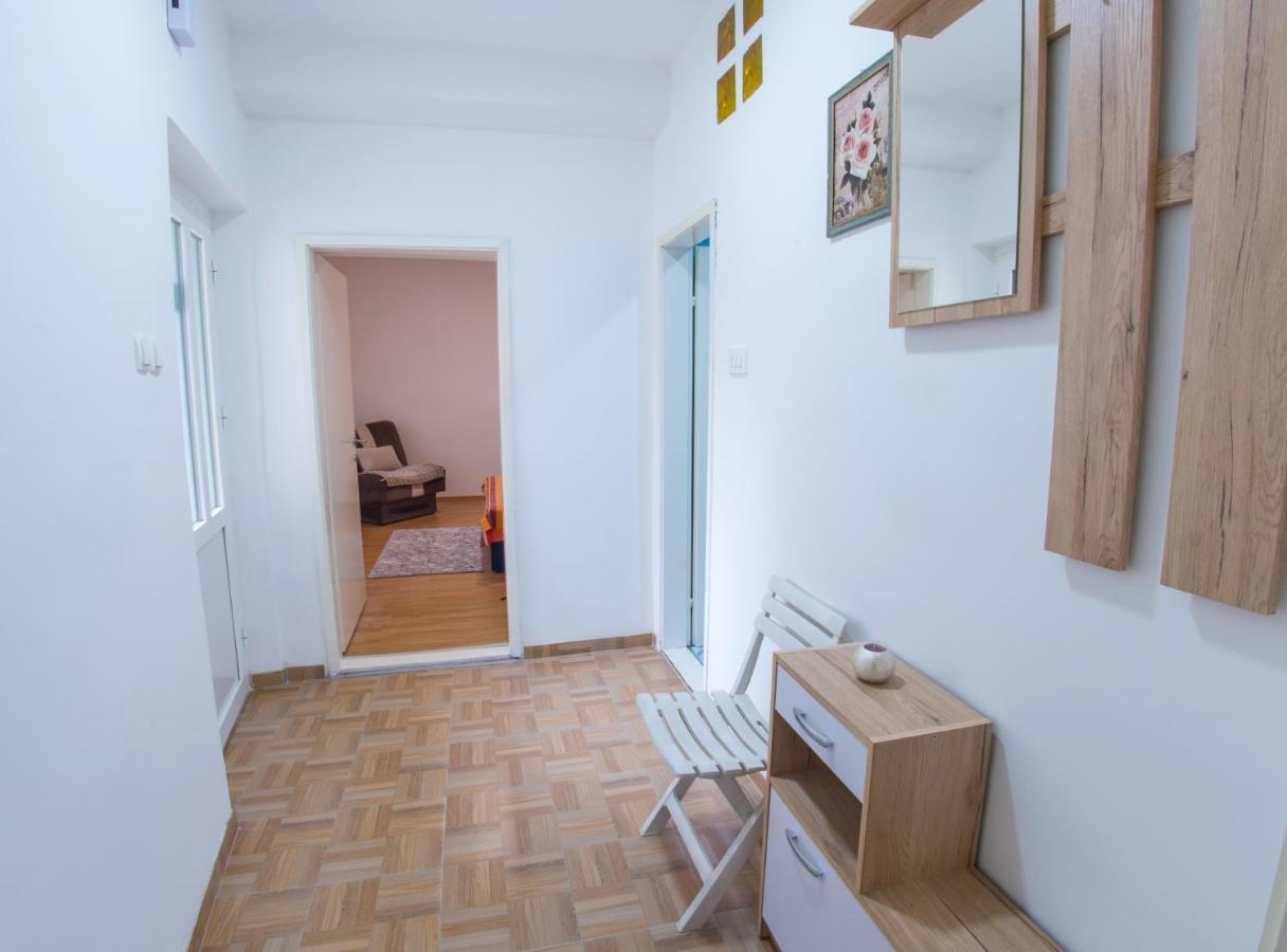 Cozy Corner Near Old Town Apartment Mostar Bagian luar foto