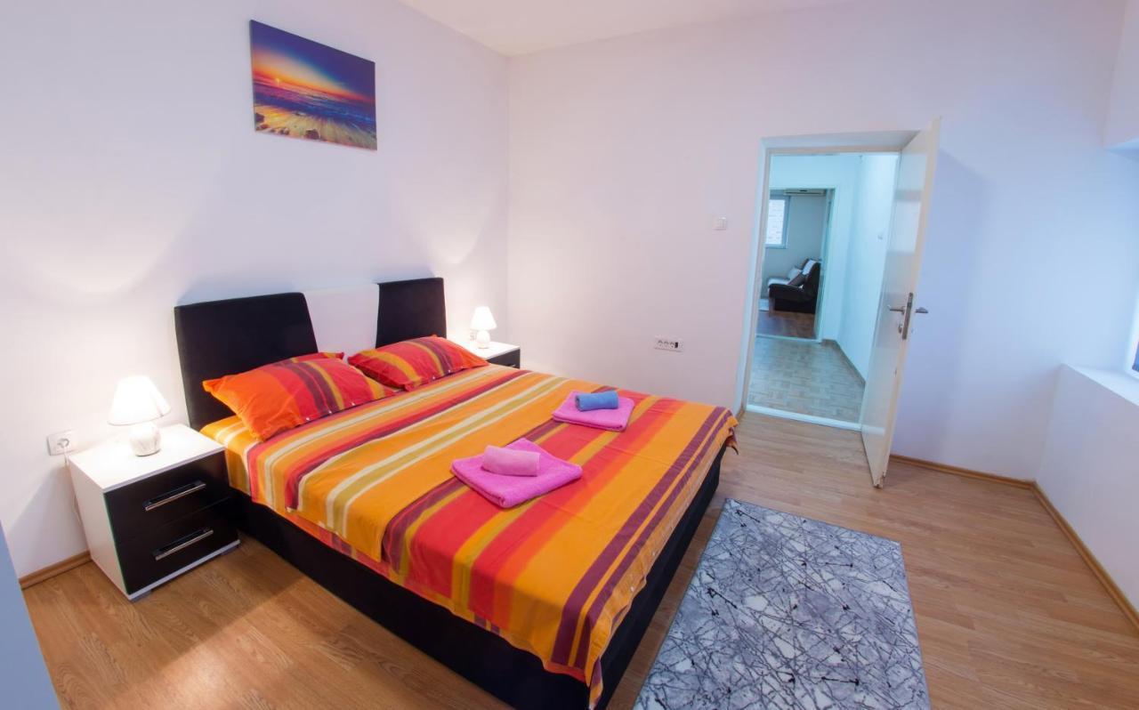 Cozy Corner Near Old Town Apartment Mostar Bagian luar foto