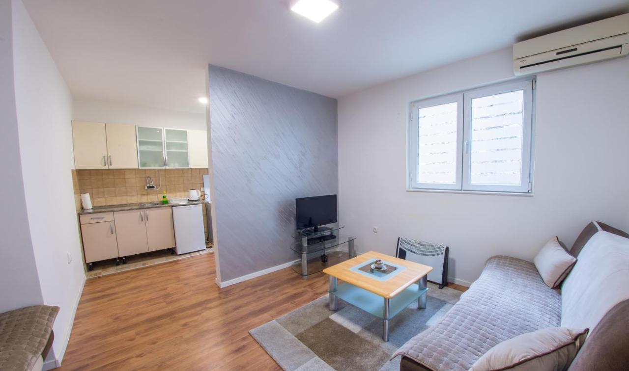 Cozy Corner Near Old Town Apartment Mostar Bagian luar foto