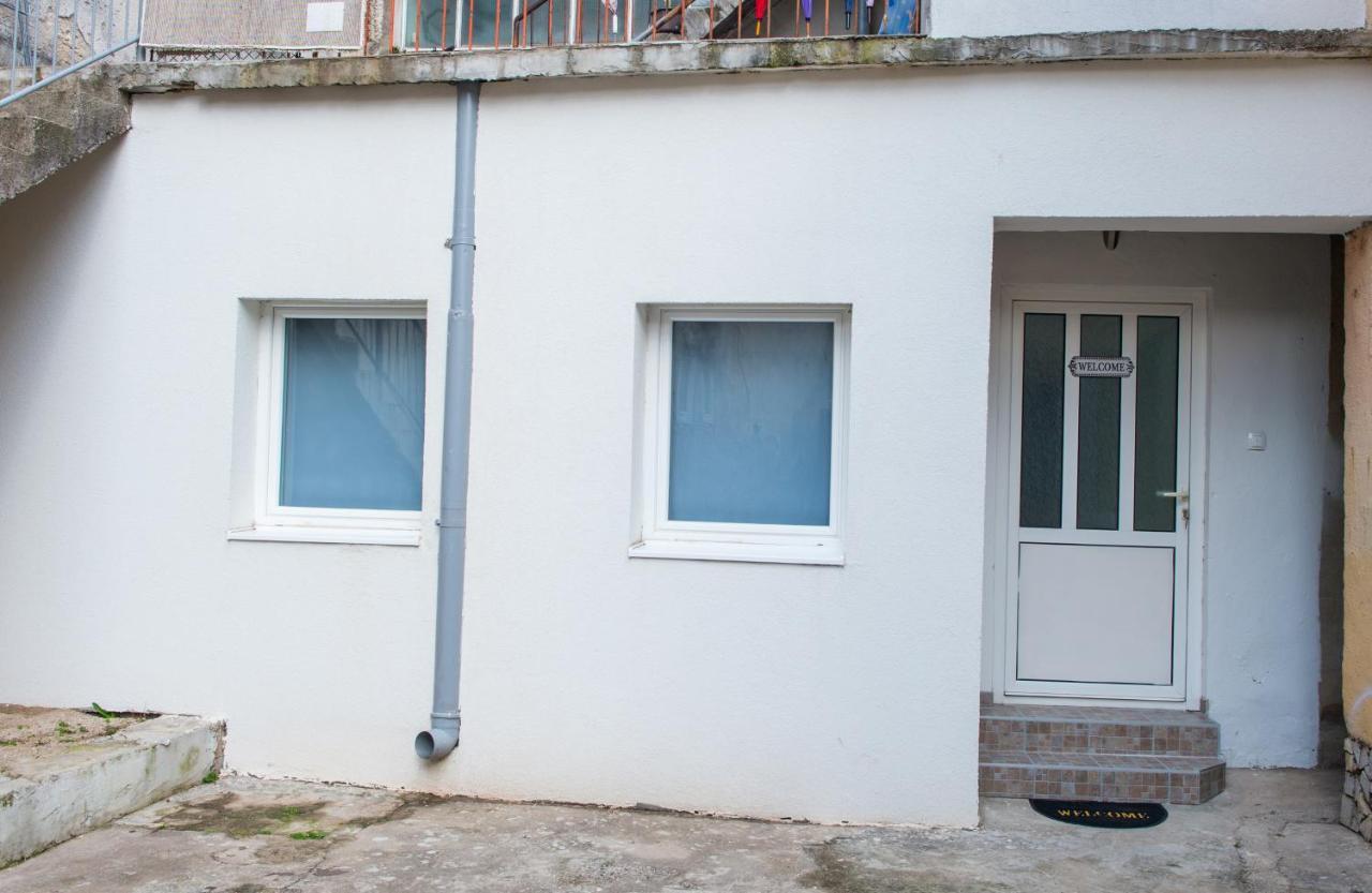 Cozy Corner Near Old Town Apartment Mostar Bagian luar foto